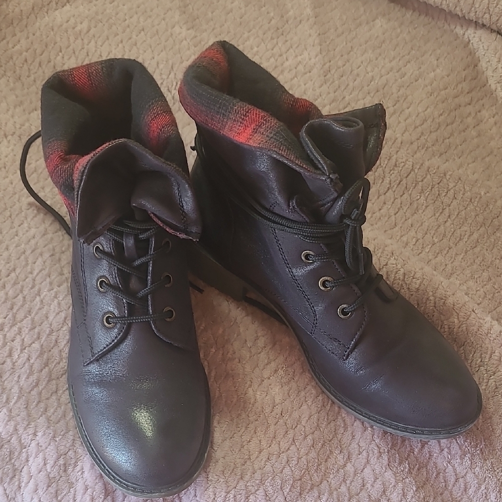 Women's Black and Red Ankle Boots